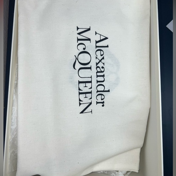 ALEXANDER MCQUEEN Cross Over Open Toe Strap Sandals - Picture 3 of 9